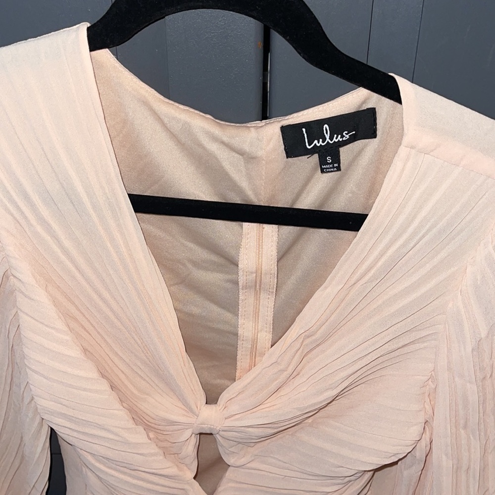 Lulus cutout top - Picture 3 of 5